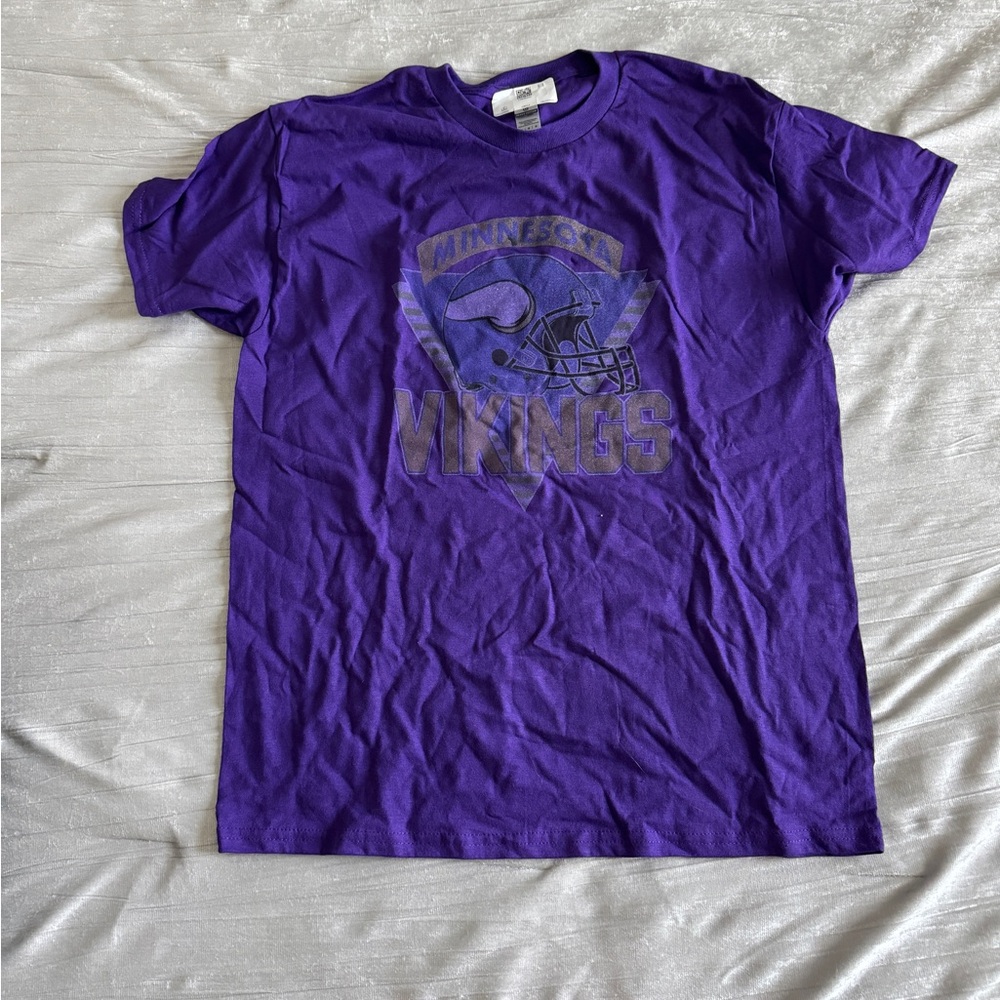 Never Before Worn: Purple Minnesota Vikings Graphic Short Sleeve Tee